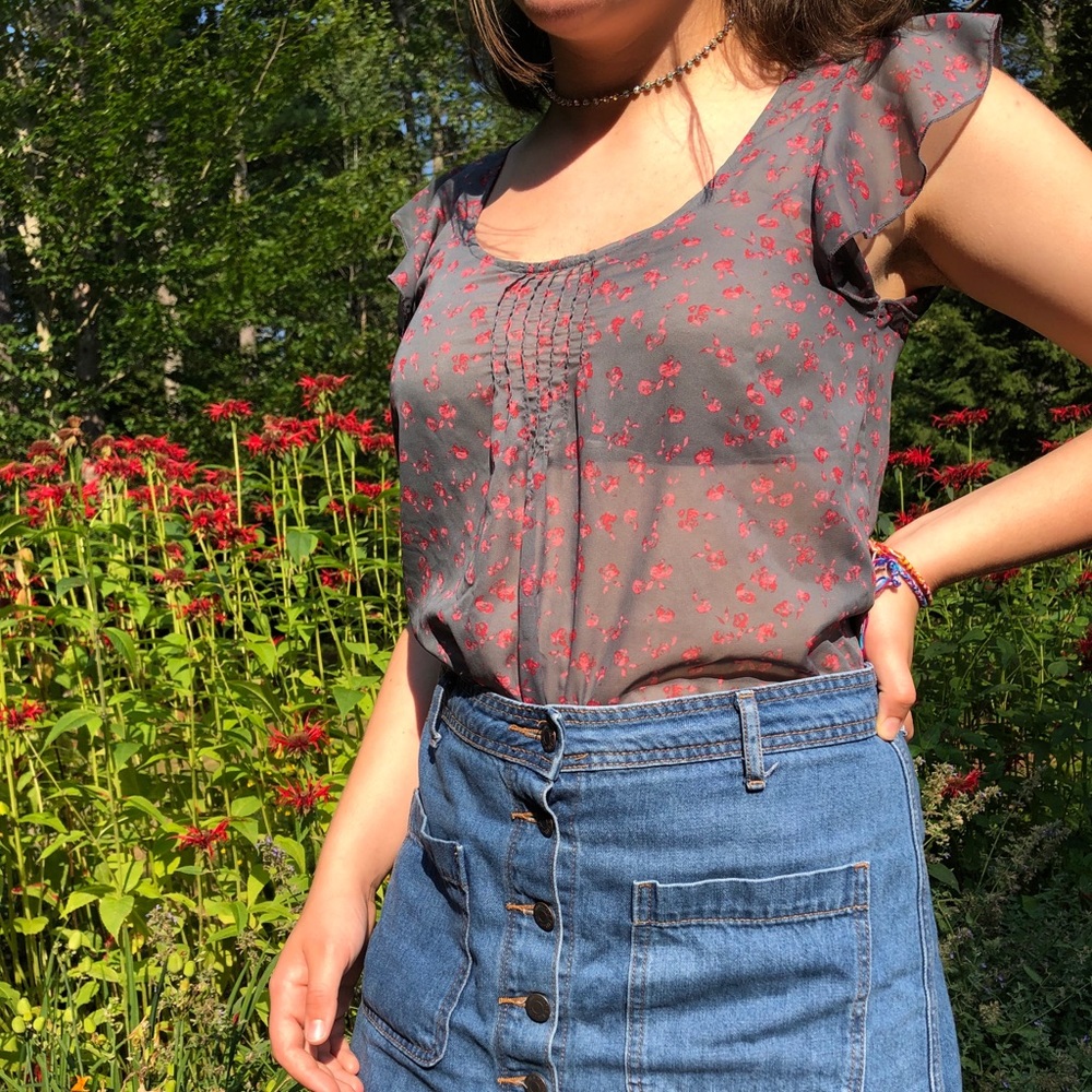 •lightweight purple floral blouse•